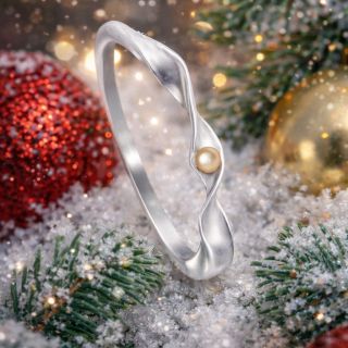 ✨ Krásné Vánoce ✨ Přeji vám Vánoce plné klidu, světla a tichých radostí. Chvíle, kdy se čas zpomalí, myšlenky ztiší a...